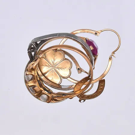 Diverse guld, 18K. Vikt: 7,4 g