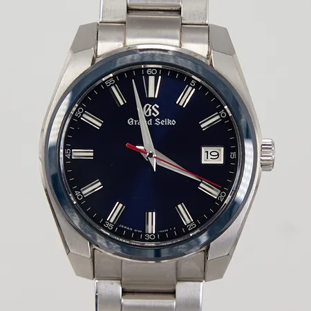 Herrur Grand Seiko SBGP015 60th Anniversary, quartz, datum, stål/keramisk bazel, Ø 40mm, limited edition 0143/2000, länk med viklås, total längd ca 16cm, 2 ½ extra länkbitar, boett och länk repiga/smärre hack, certifikat 2020, manual, box, ytterkartong, ytterkartongen skadad