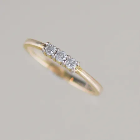 Ring med diamant 0,15ct, Ø 17mm, 14k Vikt: 1,9 g
