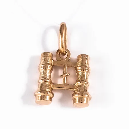 Hänge "kikare" i 18K guld. Det är 18,2 mm långt inkl. ögla och väger 1,0g. 