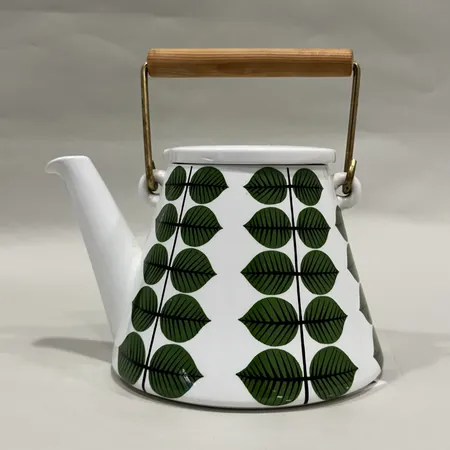 Tekanna, Berså, formgivare Stig Lindberg för Gustavsberg, troligen 1950/60-tal, flintgods, höjd ca 12 cm exklusive handtag, bruksslitage, mindre tillverkningsfel