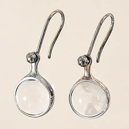 Ett par örhängen med bergkristall, Georg Jensen, modell: Spirit, nr 475, 28x11,6mm, etui, silver 925/1000 Vikt: 5,1 g