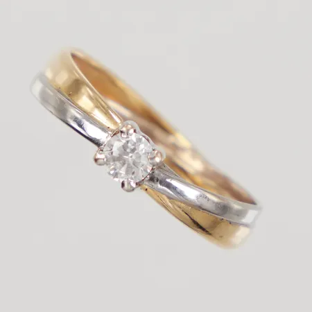 Ring med vit sten, stl 19, bredd 2,8-4,5mm, sten lös i fattning, vitguld/gulguld, GHA, 18K,  Vikt: 1,2 g