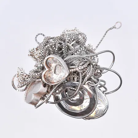Diverse silver 830/1000. Vikt: 37,2 g