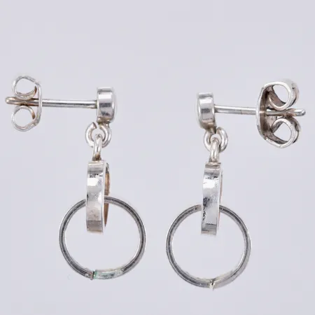 Ett par örhängen, längd: ca 22mm, bredd: ca 2-9mm, silver, 830/1000 Vikt: 2,3 g