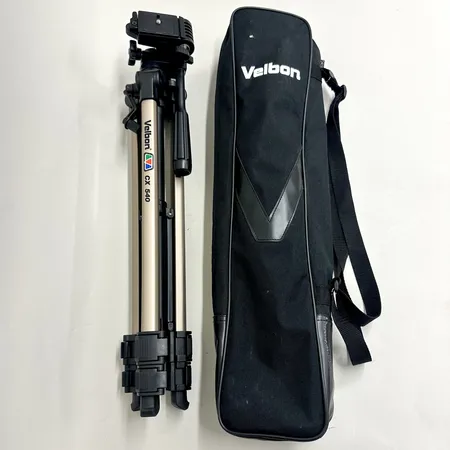 Kamerastativ, Velbon EX-540, lättviktigt tripod-stativ. Trevägs-panoreringshuvud ger flexibla kameravinklar, längd hopfällt 60cm, fodral Vikt: 0 g Skickas med postpaket.