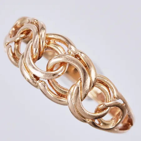 Ring Bismarck, stl: 17, bredd ca 2-7mm, NSE årsstämpel saknas, 18K Vikt: 2,1 g