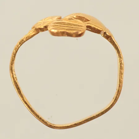 Ring, stl ca 16½ (defekt, bucklig, skadad skena) 22K, 2,2g 
