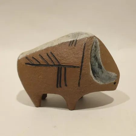 Figurin Bison, ur Lilla zoo, Lisa Larsson, Gustavsberg, höjd 7cm, rest av ettiket