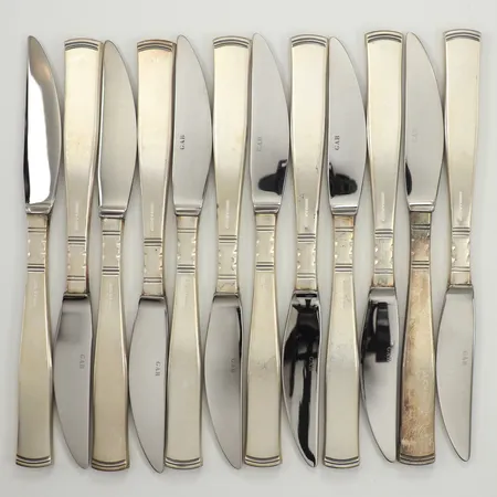 Tolv bordsknivar, längd 20cm, modell Rosenholm, blad i rostfritt stål, GAB, 830/1000 silver Vikt: 822,9 g