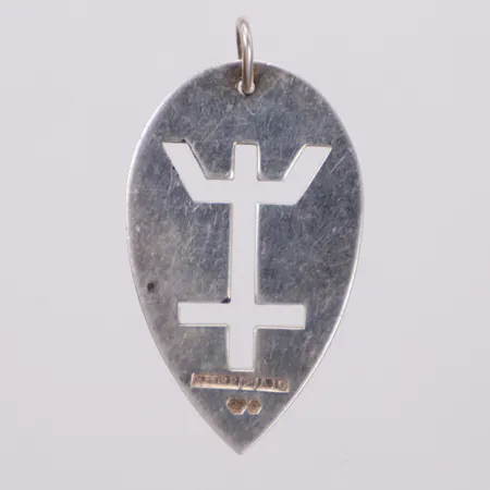 Hänge, längd 39,5mm, bedd 21,1mm, år 1975, silver 830/1000 Vikt: 7 g