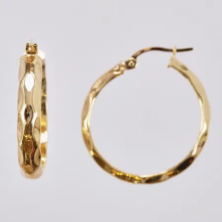 Ett par örhängen Ø 20mm, bredd ca 4mm, 18K Vikt: 2,1 g