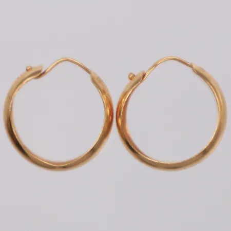 Ett par örhängen creoler, längd 14,0mm, 4,7mm, 18K Vikt: 0,8 g