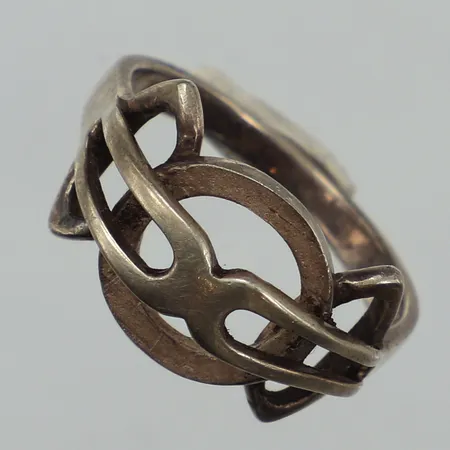 Ring, stl 18, bredd 2,3-11,5mm, 925/1000 silver Vikt: 3,5 g
