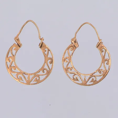 Ett par örhängen, 28mm, genombrutet mönster, 14K Vikt: 2,2 g