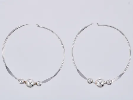 Ett par örhängen, Ø ca 3cm, silver, 830/1000 Vikt: 1,7 g
