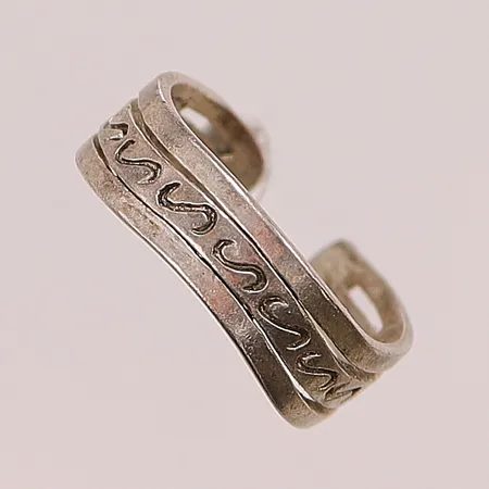 Ring, Ø15, skev, 925/1000 Silver 1,5g.