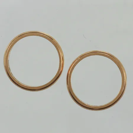 Två ringar, stl 17, bredd ca 4mm, repiga, 18K Vikt: 9,3 g