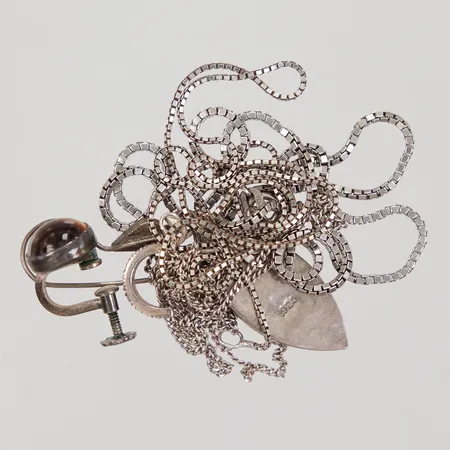 3 udda Örhängen, 3 defekta kedjor, silver,  Vikt: 15,2 g