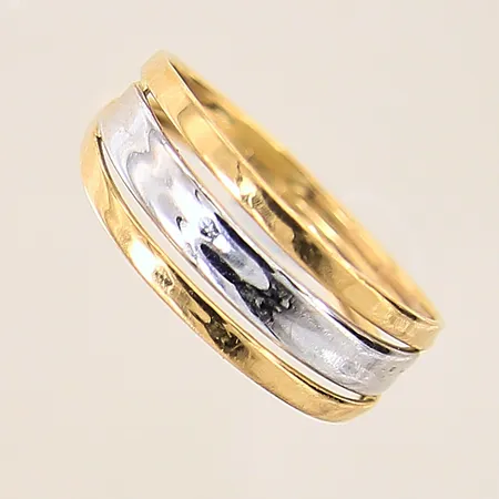 Ring, tvåfärgad, stl: 18, bredd: 3,2-6,5mm, GHA, 18K  Vikt: 1 g