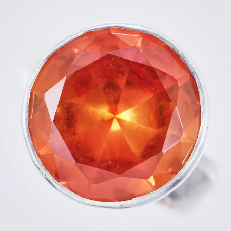 Ring med syntetisk sten, BEH Bengt Hallberg Guldsmeds AB 1967, stl: 16, bredd ca 6-14mm, silver Vikt: 10,6 g