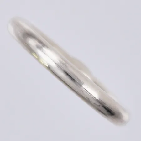Ring, stl: ca 17¼, bredd: ca 3mm, 925/1000 silver  Vikt: 4,7 g