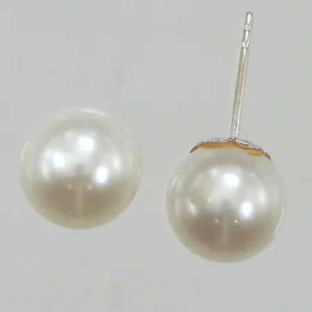 Ett par örhängen, odlade sötvattenspärlor, Ø10mm, saknar snurrebussar, vitguld, 18K  Vikt: 3,2 g