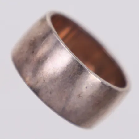 Ring, stl 18¾, bredd 10,4mm, år 1952, silver 925/1000 Vikt: 9,3 g