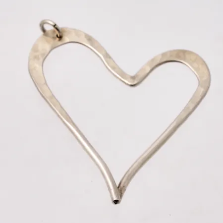 Hänge i silver, 50x61mm, 925/1000,tillverkad av Topaze Smycken & Hantverk HB, vikt 7,94g.