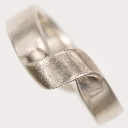 Ring, GHA, stl: 19, bredd: 5 - 8 mm, 925/1000 silver Vikt: 6,2 g