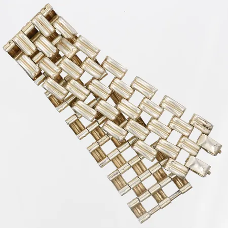 Armband, förgyllt, längd: 19,5 cm, bredd: 26 mm, slitage, utländska stämplar, svenska importstämplar, silver. Vikt: 54,8 g