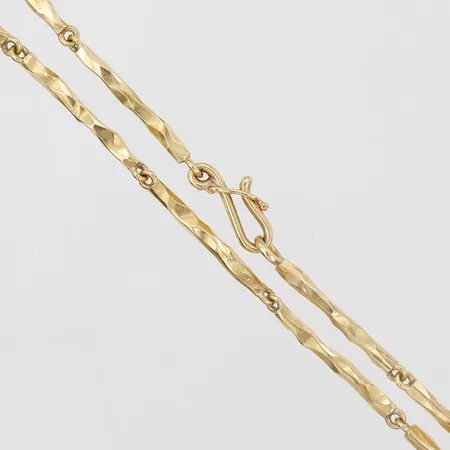 Collier, Guldsmed Lars-Ola Sellen, Gnesta år 1994, längd: 47,5 cm, bredd: 3 mm, 18K guld. Vikt: 35,7 g