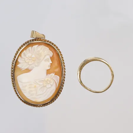 Ring, hänge camé, defekt, 18K, bruttovikt 10,1g Vikt: 10,1 g