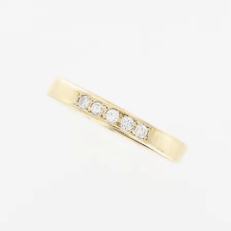 Ring, diamanter 5 x ca 0,02ct, stl 16¾, bredd 2,5mm, 18K Vikt: 2,6 g