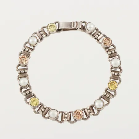 Armband med stenar, längd ca 19.5 cm, bredd 8.1 mm, silver. Vikt: 24,1 g