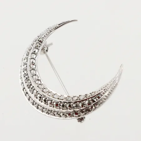 Brosch med markasiter, längd ca 4cm, silver  Vikt: 11,2 g