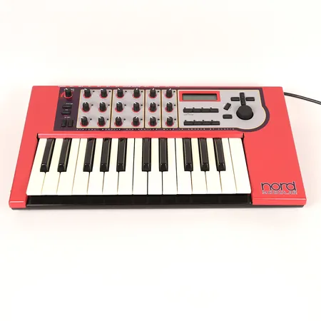 Synt, Nord Modular, Clavia, serienummer MA 980706611, strömkabel, väska med slitage. Vikt: 0 g