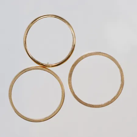 3st Ringar, gravyr 18K Vikt: 9,1 g