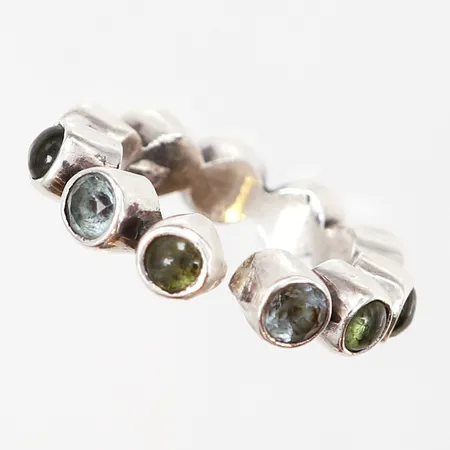 Ring KumKum, gröna och vita stenar, stl 14½ justerbar, bredd: 4mm, silver 925/1000 Vikt: 4,3 g