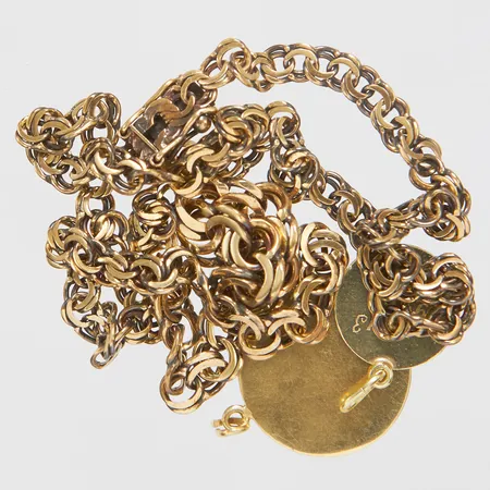 Diverse guld, personliga gravyrer, missfärgat, 18K Vikt: 15,7 g