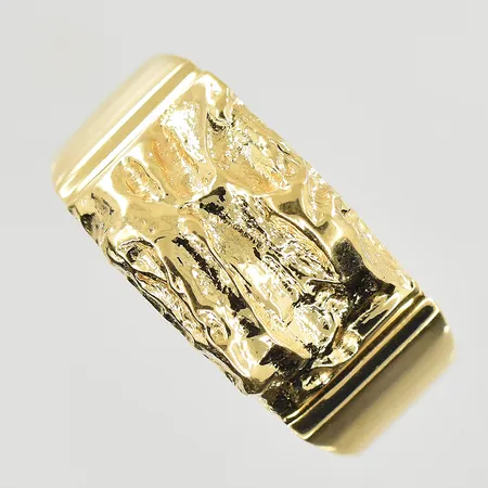 Ring, stl 19, bredd 3-10 mm, 18K. Vikt: 7,3 g