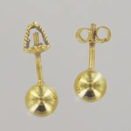 Ett par örhängen, bredd 5,8 mm, 21K Vikt: 1,2 g