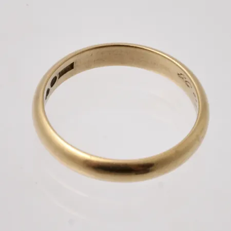 Defekt guld, 18K, vikt 4,69g.