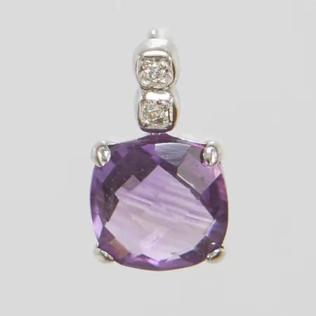 Hänge med checkerslipad ametist samt diamanter 2 x ca.0,005ct, 14x8mm, vitguld, 18K Vikt: 0,9 g