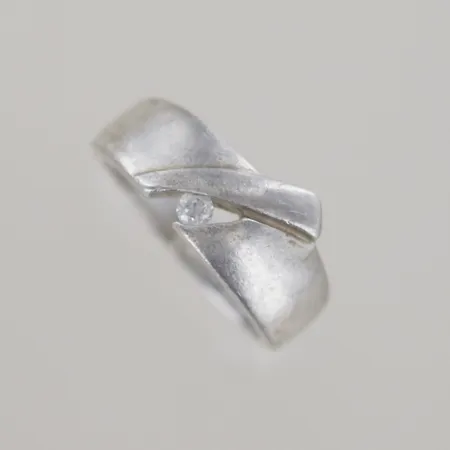 Ring med sten, Ø 18 mm, bredd 7 mm, silver 925/1000	 Vikt: 5,4 g