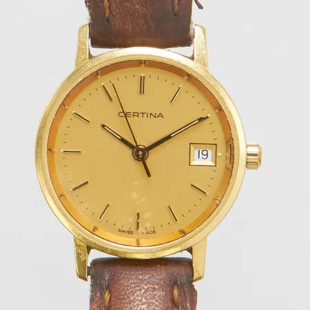 Damur Certina, 18K, quartz, 23,9mm, ref: EOL 152928968, skadad glas, datum, batteribyte, slitet läderband, inga tillbehör.