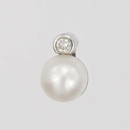 Hänge med diamant ca 0,02ct samt pärla, 10mm, vitguld, 18K Vikt: 1 g