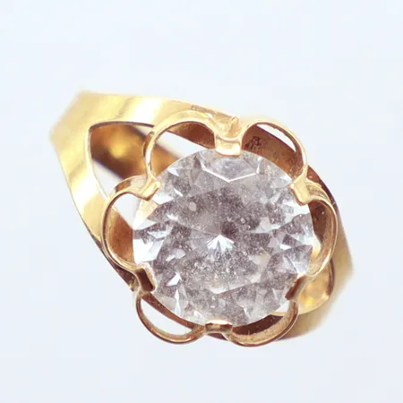 Ring, vit sten, Ø18¼, 18k   Vikt: 2,8 g