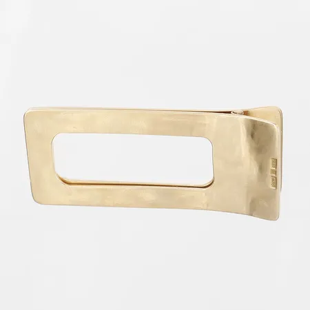 Sedelklämma, längd: 60mm, bredd: 25mm, bruksslitage, repor, 18K guld.  Vikt: 31,5 g