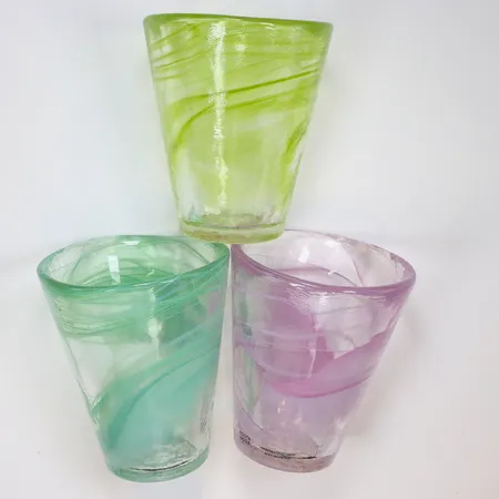 Tre dricksglas/ tumblerglas, "Mine", höjd ca 11,5cm Ulrica Hydman-Vallien, Kosta Boda, märkta UHV